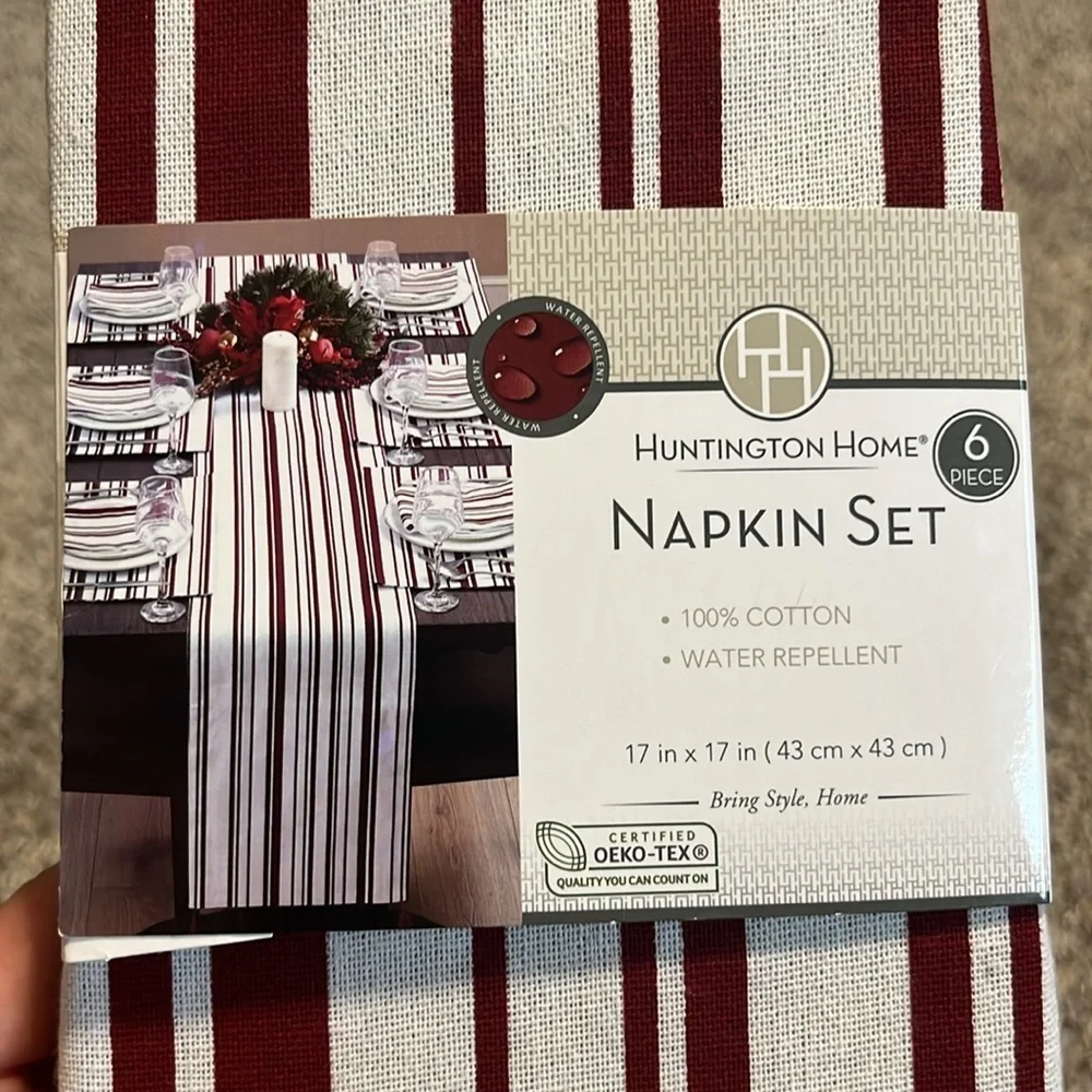 Huntington Home 6 Piece Red & White 100% Cotton Holiday Reusable‎ Napkins NWT